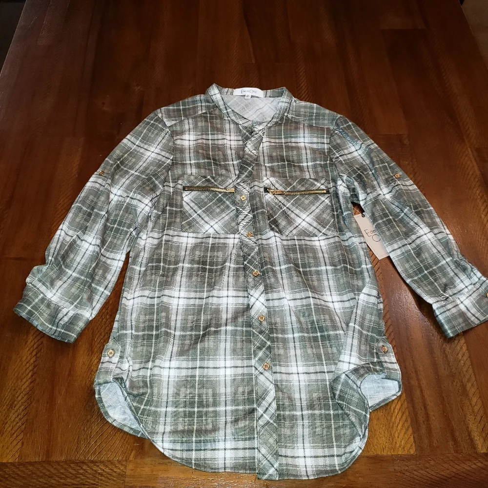 NWT Eden & Olivia Top - Picture 9 of 9